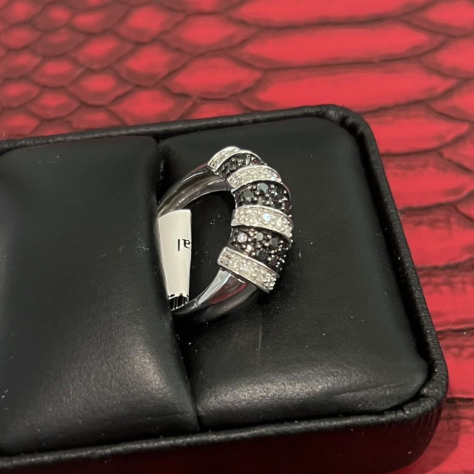 0.75 Carat Black and White Diamond Fancy Ladies Ring