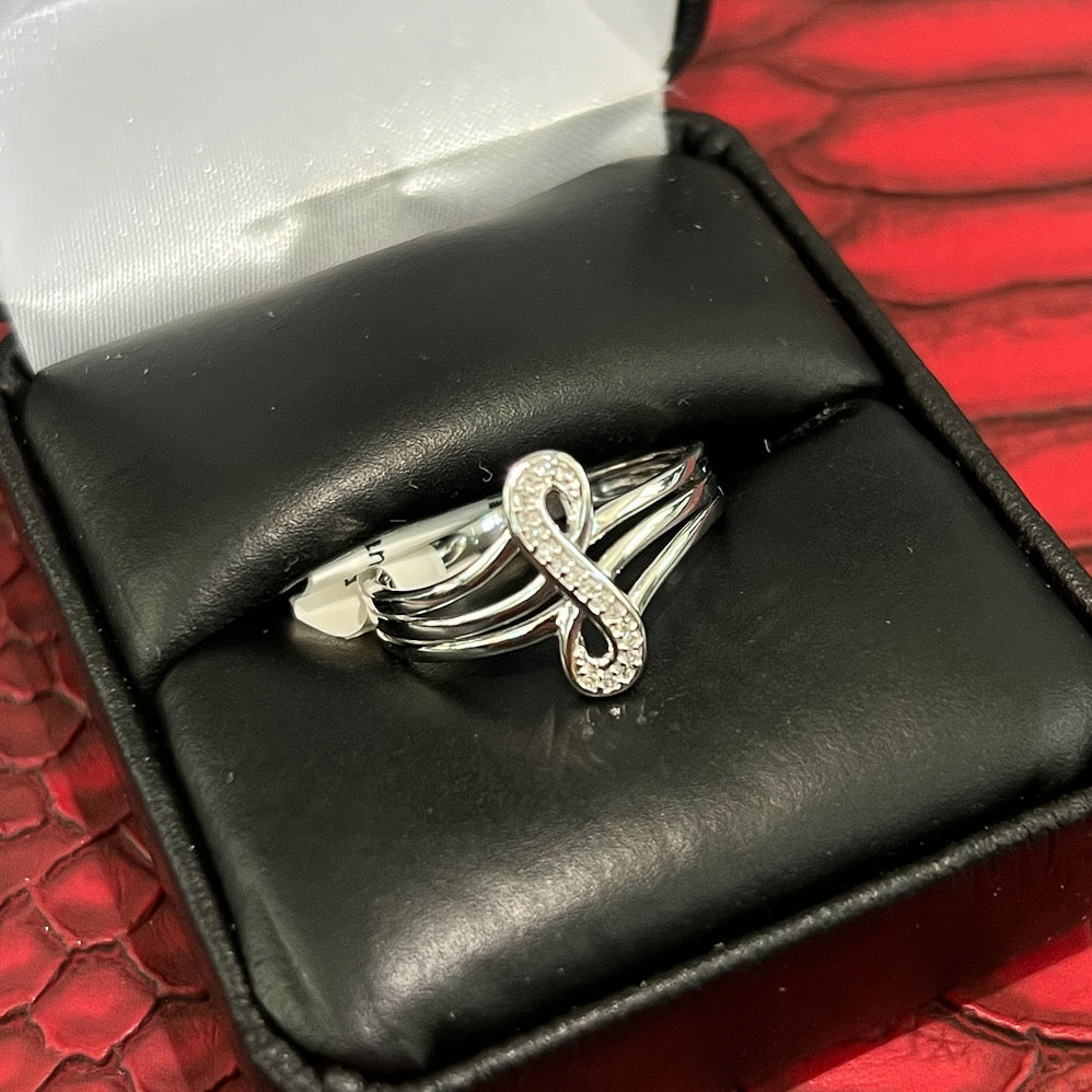 10K Gold Genuine Diamond Womens Infinity Ring