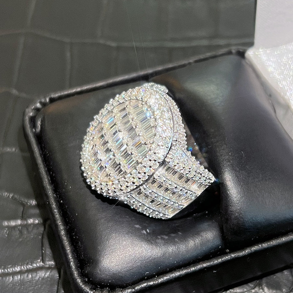 4.50 CTW Oval Exotic Baguette Moissanite Ring