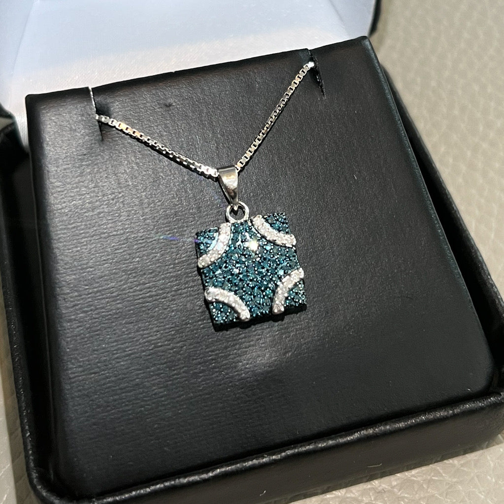 0.35 Carat Blue Diamond Womens Necklace Set