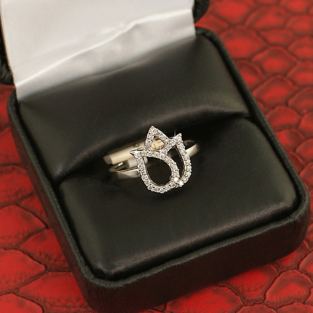 10K White Gold 0.22 Carat Diamond Flower Ring