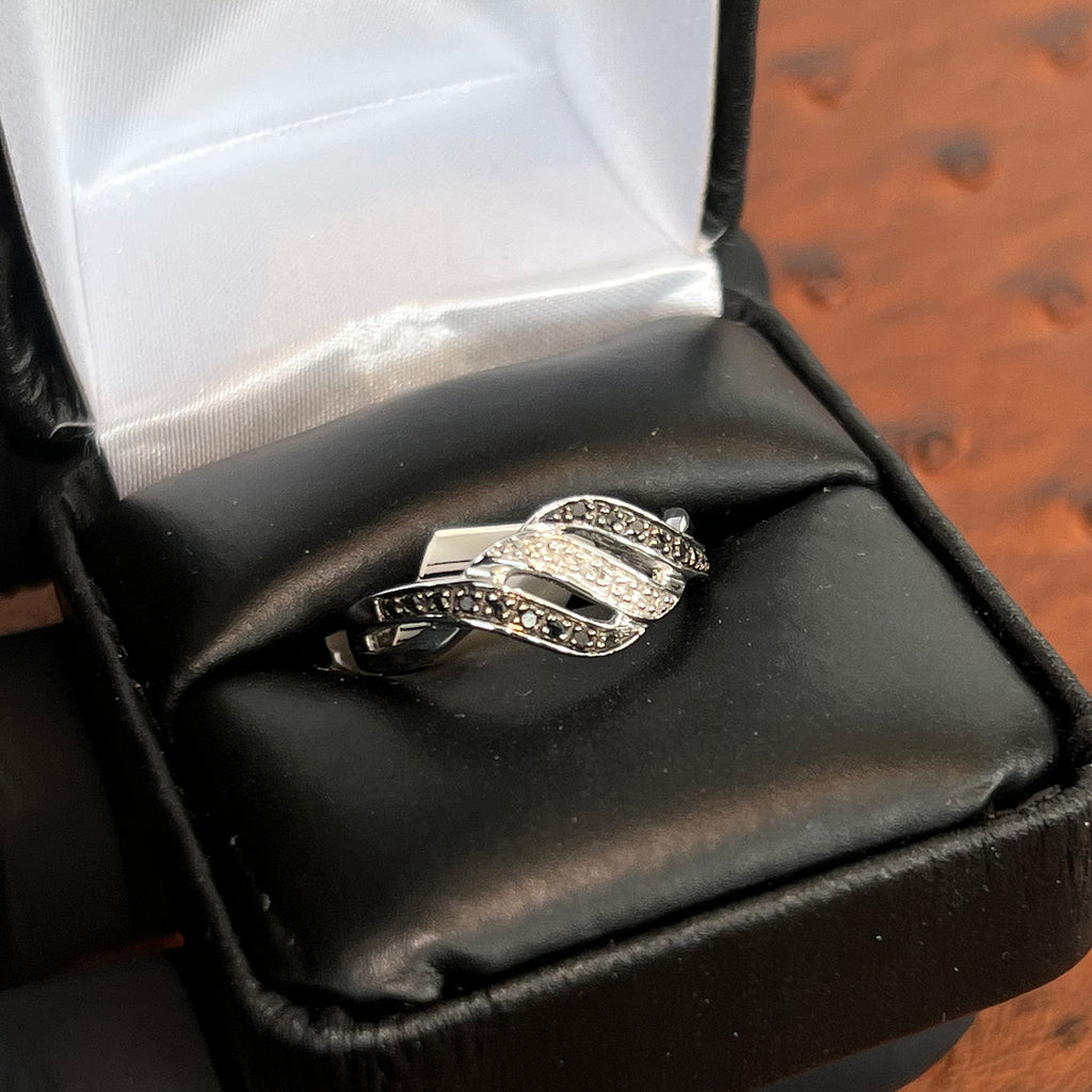 0.10 Carat Black and White Diamonds Fashion Ring